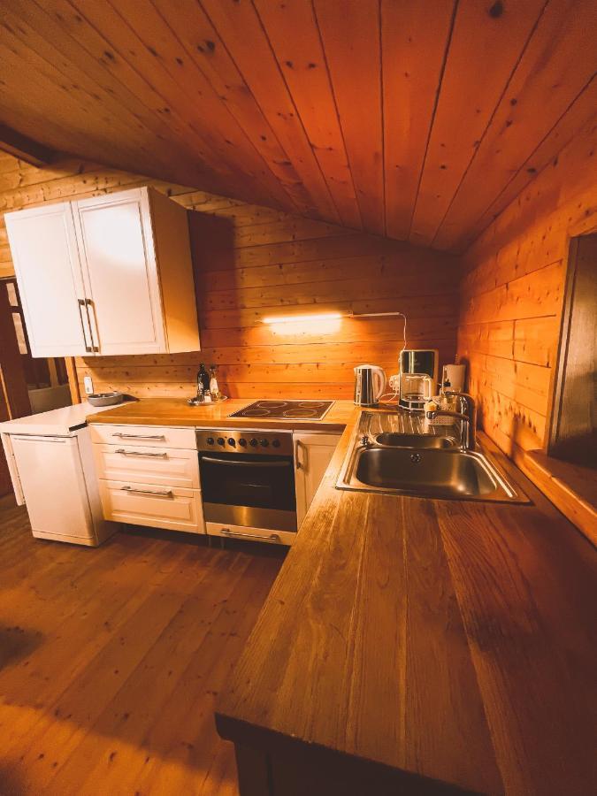 Naturnahes Familienchalet Mit Garten - Wifi - Netflix - Nur 15 Minuten Vom Chiemsee Und 35 Minuten Von Muenchen Entfernt Vogtareuth Buitenkant foto